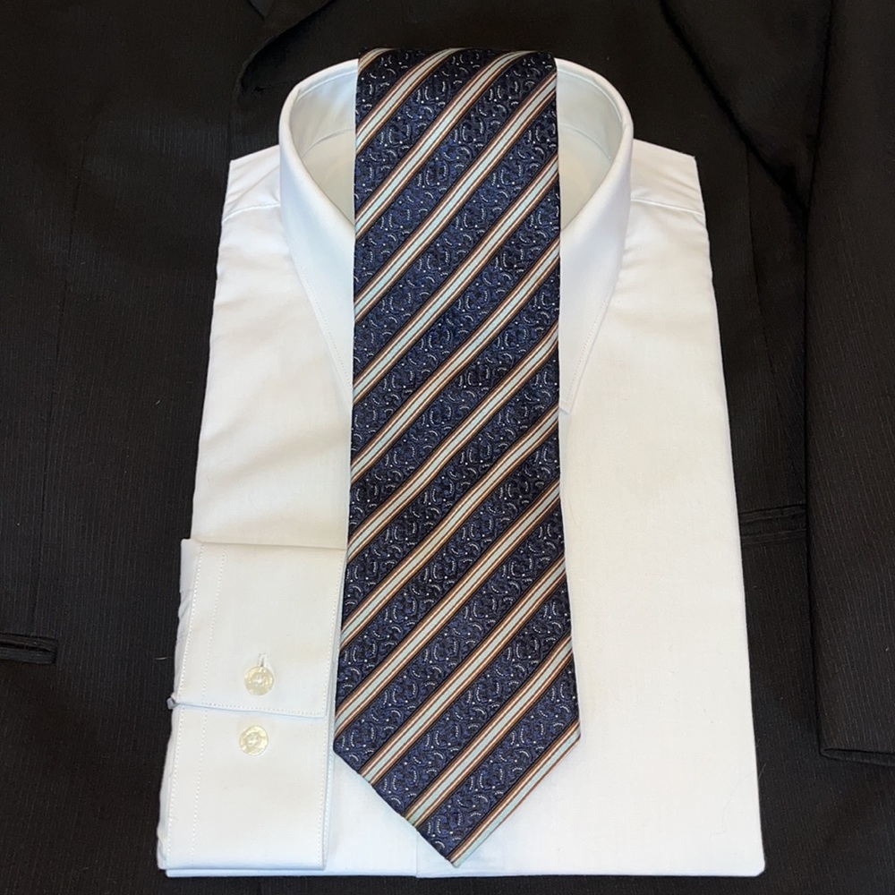Ermenegildo Zegna 💯% silk tie Made in Italy, blue with silver wide stripe